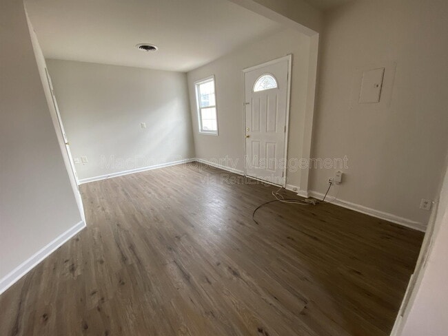 Building Photo - 209 Hamilton St