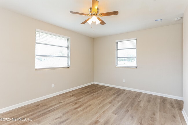 Building Photo - 6603 Syringa Ln