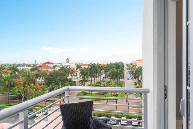 Building Photo - 155 E Boca Raton Rd