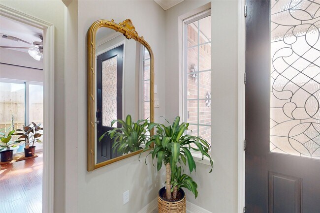 Building Photo - 6222 Skyline Dr