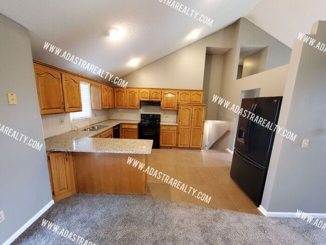 Building Photo - Gorgeous Shawnee Mission NW Home-Coming SO...