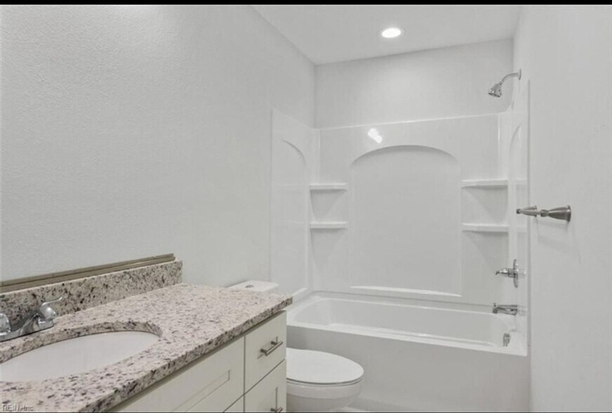 Building Photo - 251 Chapel St