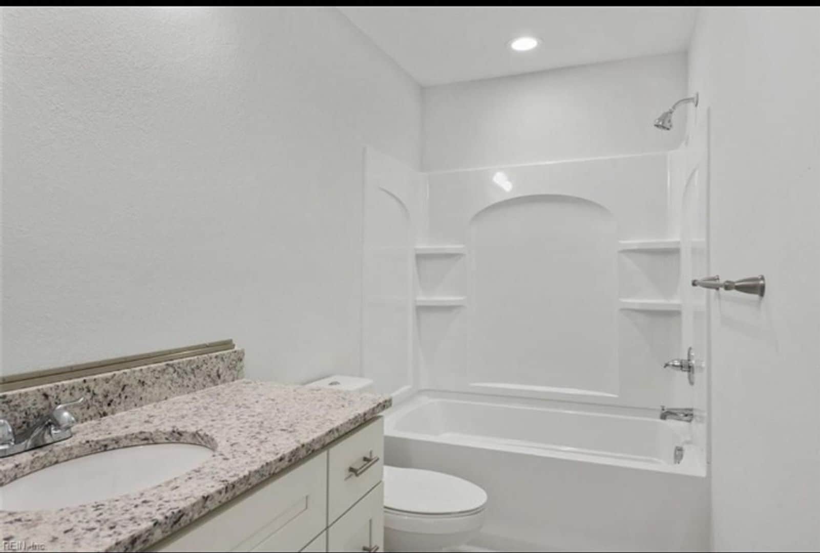 Building Photo - 251 Chapel St