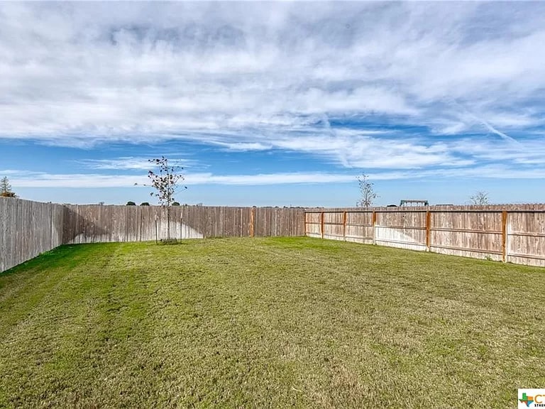 Building Photo - 308 Autumn Rouge