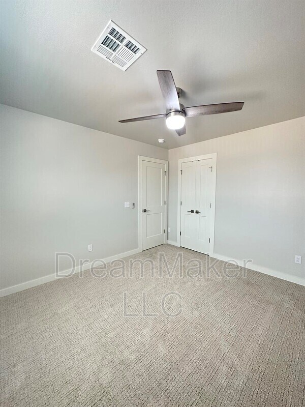 Building Photo - 2815 Clifton Ter
