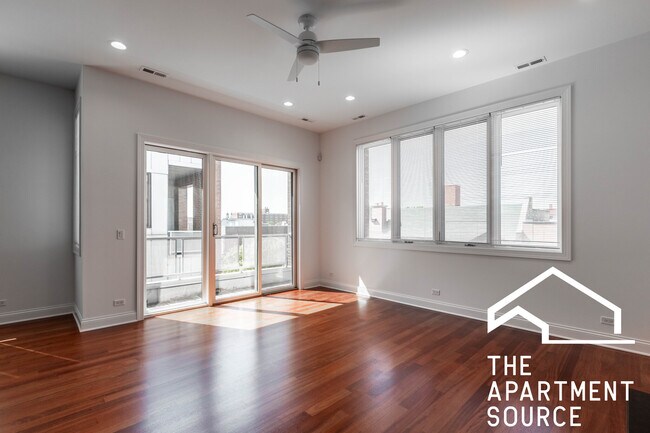 Building Photo - 1356 W Augusta Blvd