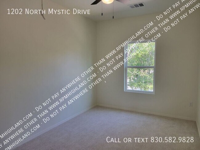 Building Photo - 1202 Mystic Dr