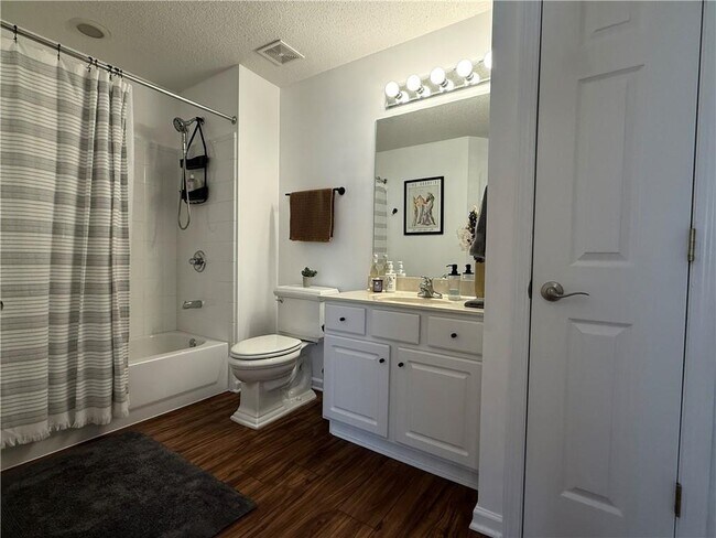 Building Photo - 3050 Orchard Ridge Cir