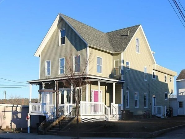 Primary Photo - 70 Central St