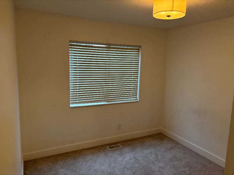 Building Photo - 504 N 2870 W