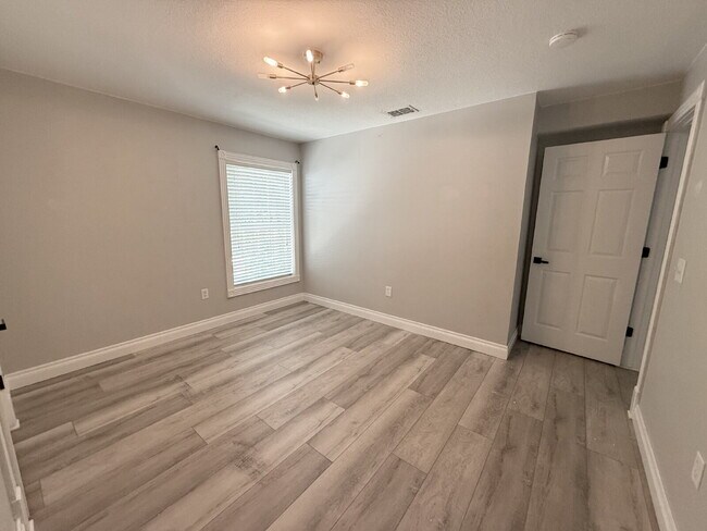 Building Photo - 7808 Bay Dr