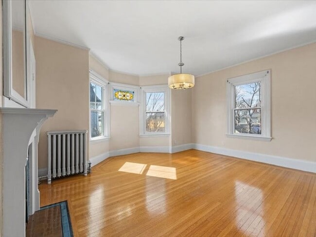 Building Photo - 52 Underwood St