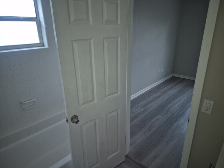 Building Photo - 2426 Tulane Ave