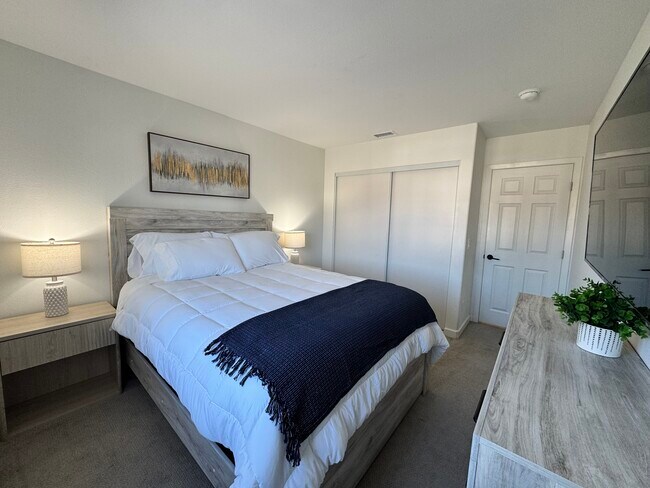 Building Photo - 297 Mildred St