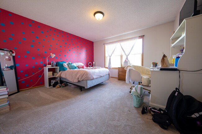 Building Photo - 17473 Hayes Ave