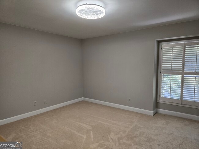 Building Photo - 1652 N Gatewood Rd NE