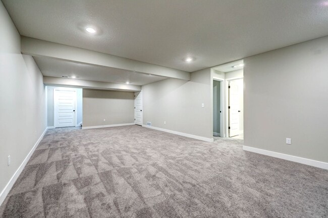 Building Photo - {18021} Southpointe Ranch + Finished Basem...