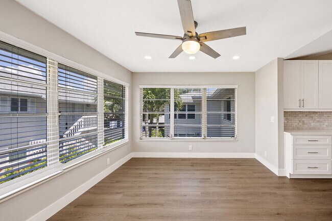 Building Photo - 707 Neapolitan Way