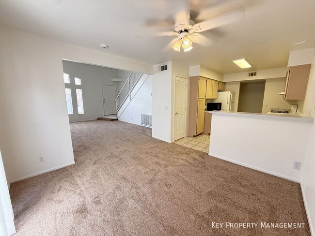 Building Photo - 2840 Lone Cliff Dr