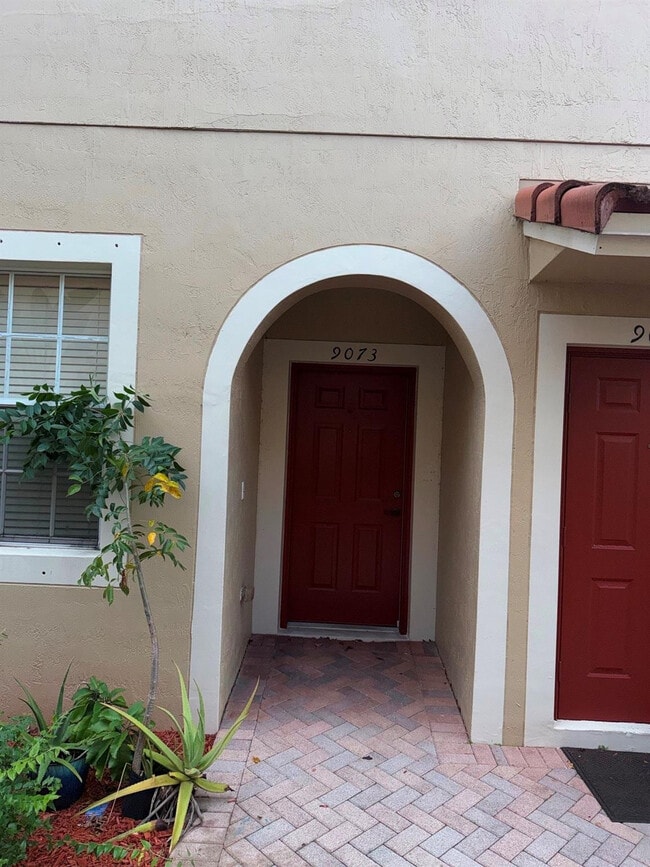 Building Photo - 9073 Plymouth Pl