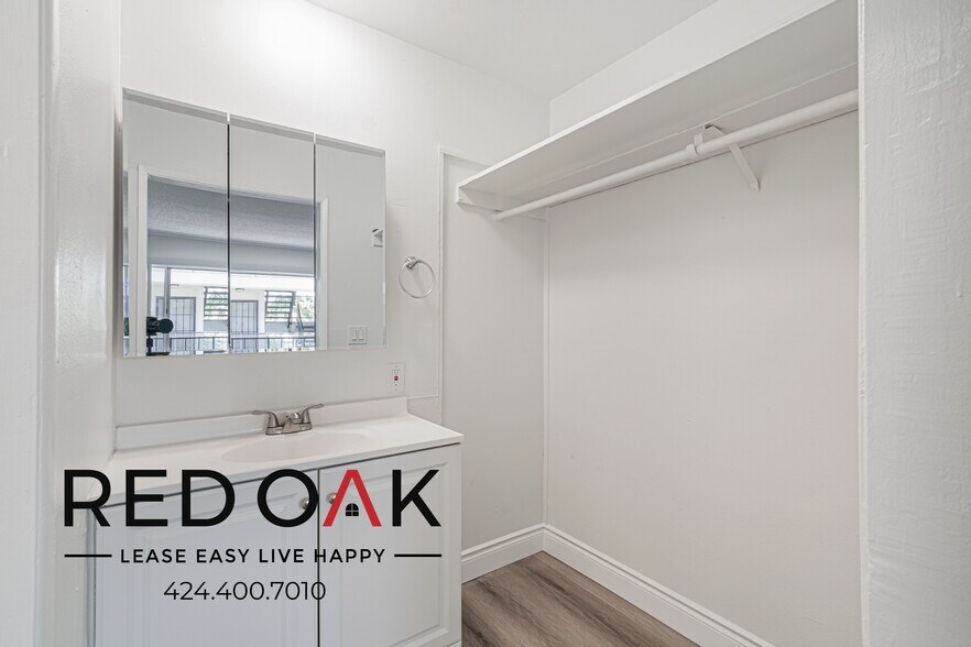 Building Photo - 7466 Rosemead Blvd