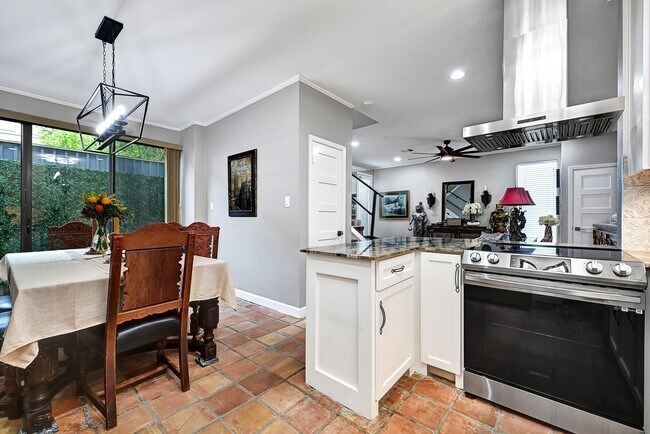 Building Photo - 2100 Commonwealth St