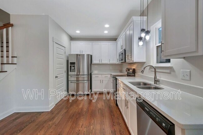 Building Photo - 123 Berry St