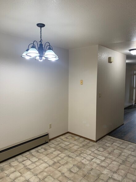 Building Photo - 107 La Villa Dr