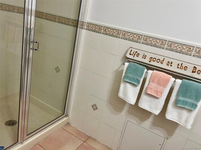 Building Photo - 259 Lincoln Blvd