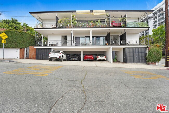 Building Photo - 8907 Harratt St