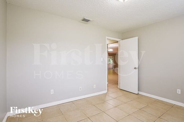 Building Photo - 10803 Waterford Ct