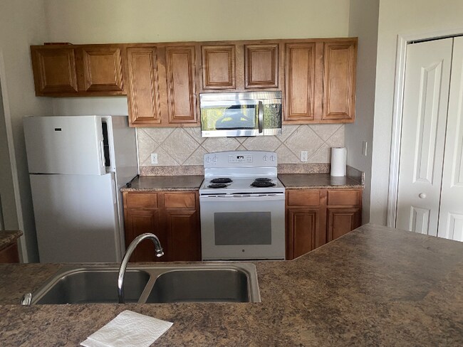 Building Photo - 8397-8338 38th St Cir E