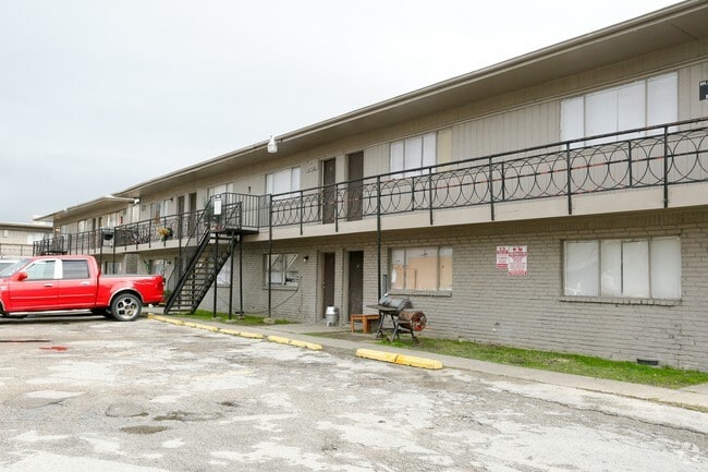Building Photo - Dismuke Apartment Homes