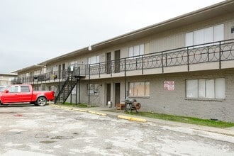 Building Photo - Dismuke Apartment Homes