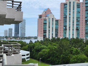 Building Photo - 3300 NE 191st St