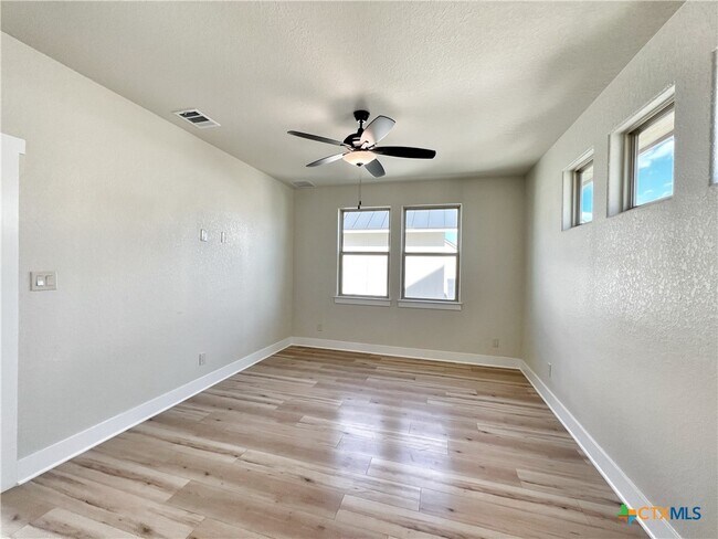 Building Photo - 1690 Gruene Vineyard Crossing