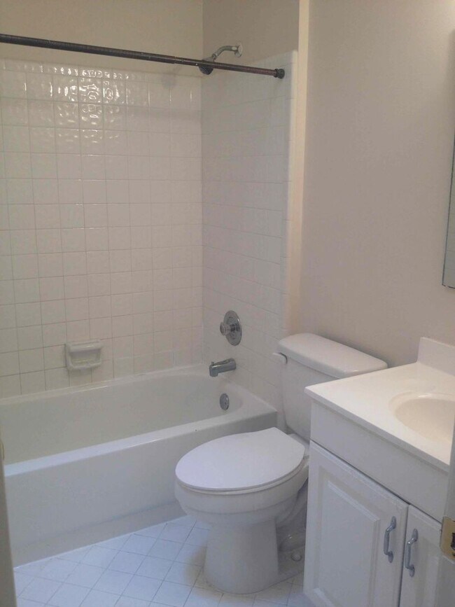 Building Photo - 3-bedroom, 2-bath single-family home for rent