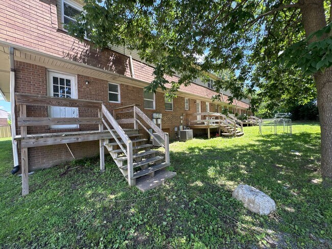 Building Photo - Lakeview Drive