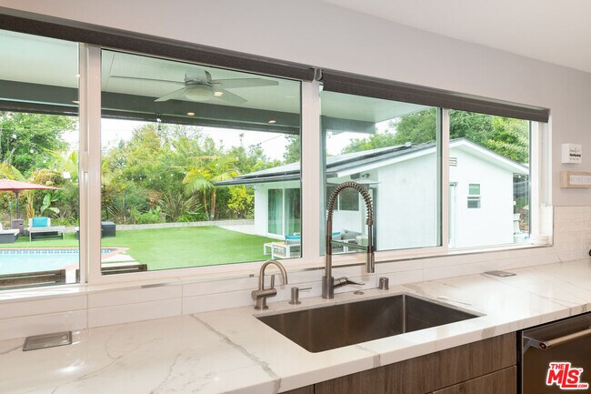 Building Photo - 4629 Cerro Verde Pl