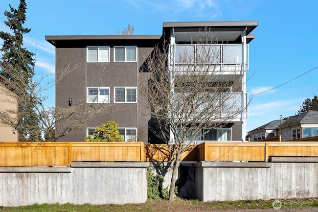 Building Photo - 1016 SW 152nd St