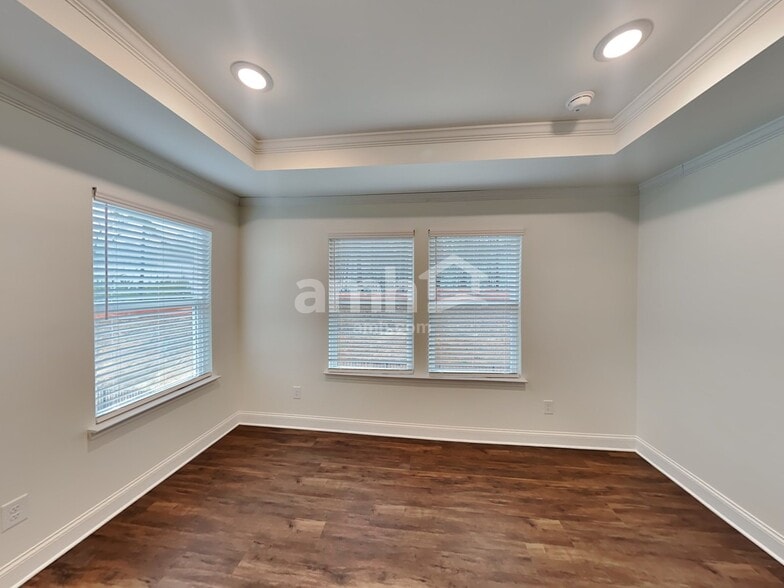 Building Photo - 5292 Blue Mountain Dr