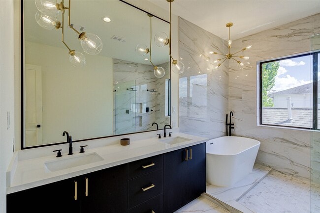 Building Photo - 1803 Dunlavy St