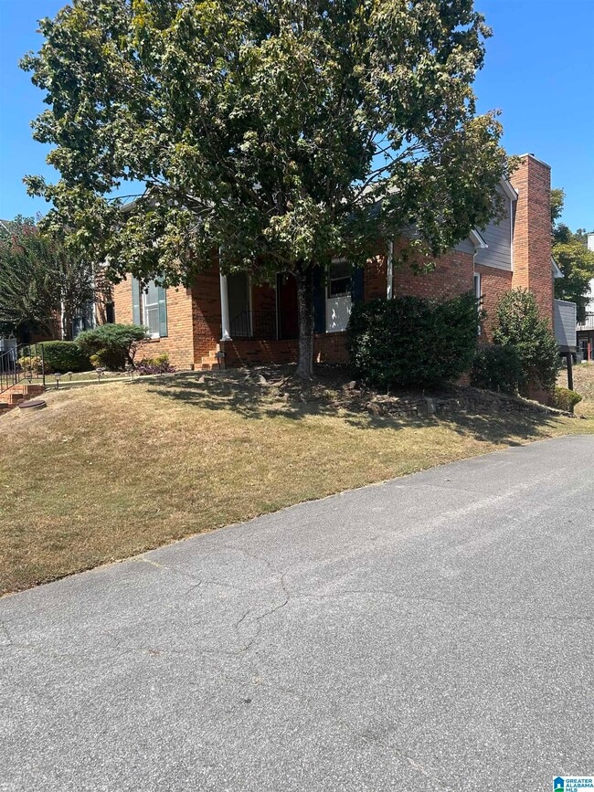 Building Photo - 2212 Ascot Ln