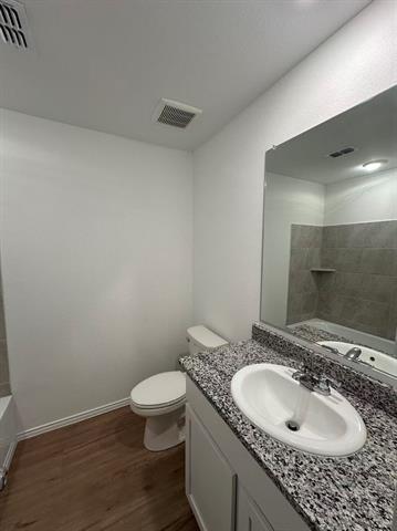 Building Photo - 1132 Ashwood Dr