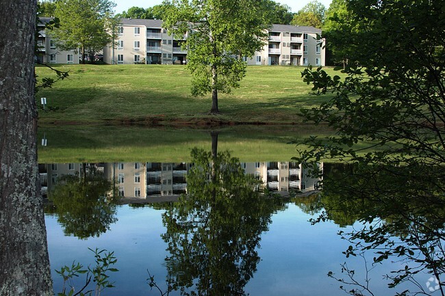 Scenic Community - Huntingwood Apartments