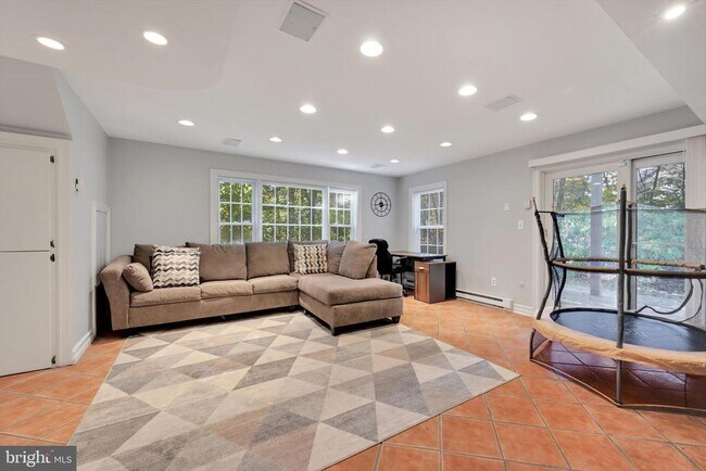 Building Photo - 106 Brookside Dr