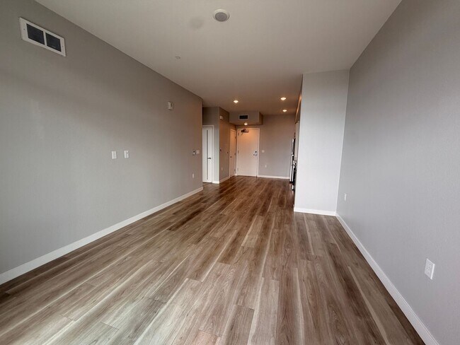 Building Photo - 260 Brooklyn Basin Wy