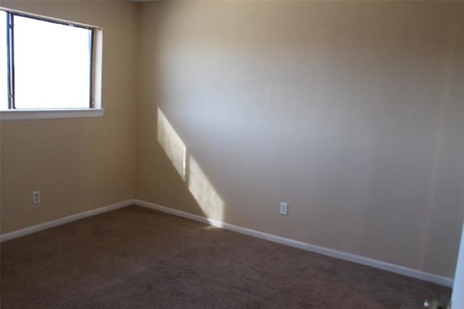 Building Photo - 16111 Aspenglen Dr