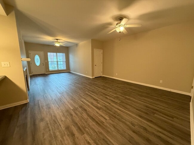 Building Photo - Beautiful 2 Bedroom Condo in Dorsey Village