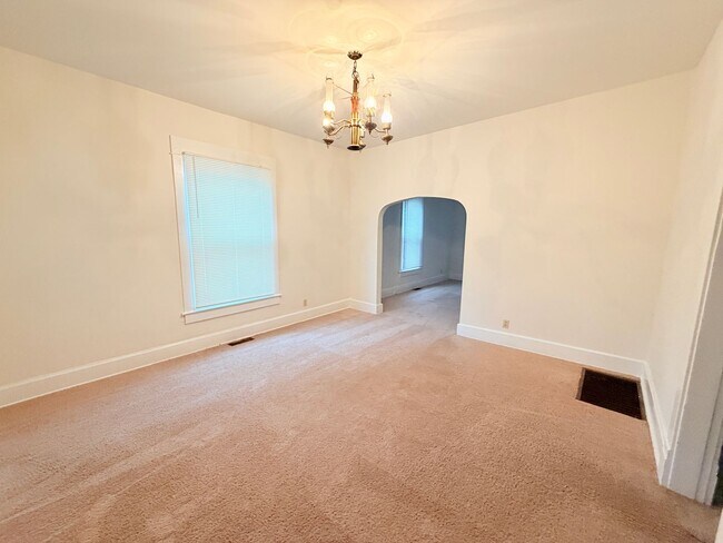 Building Photo - 71 N Warman Ave